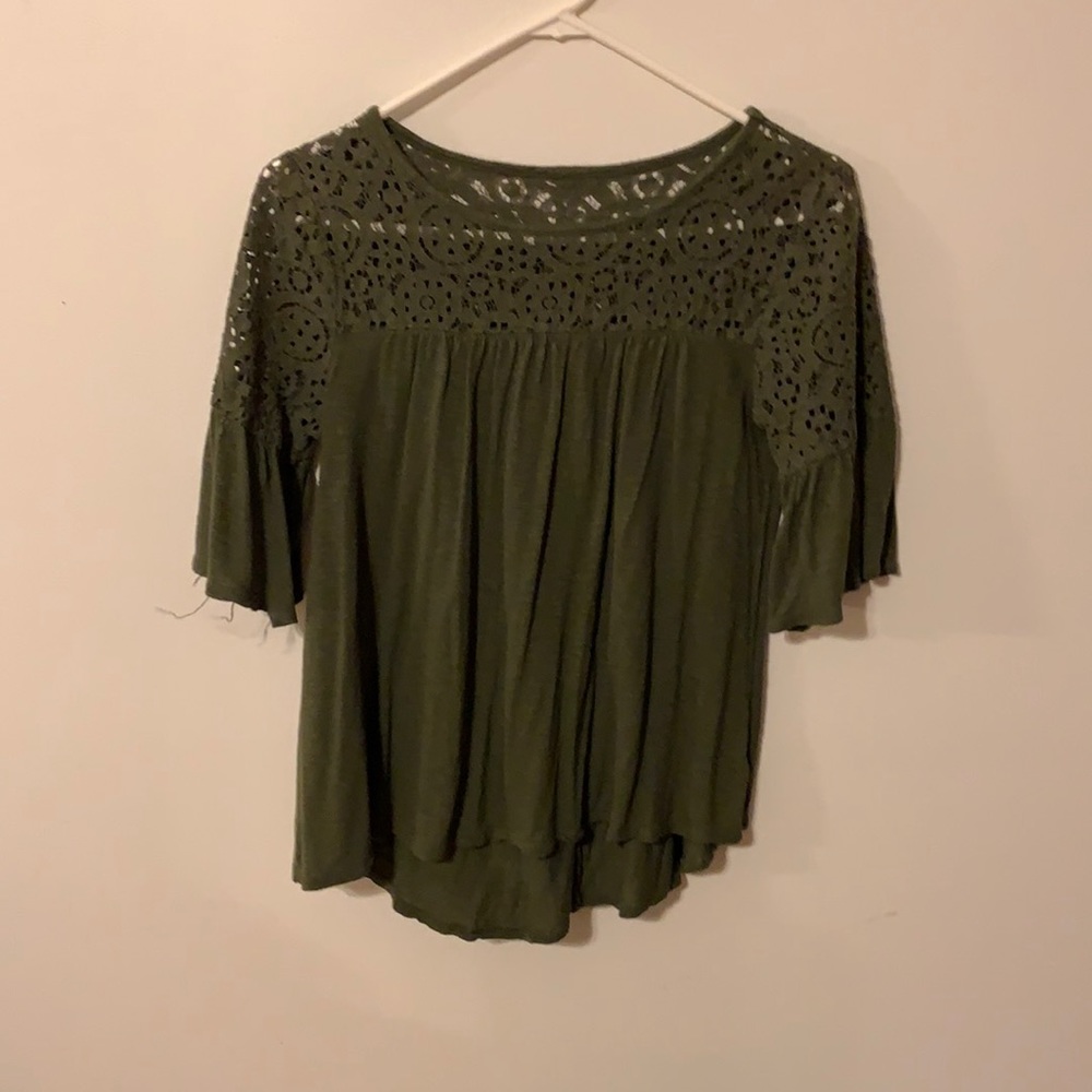 green blouse!!